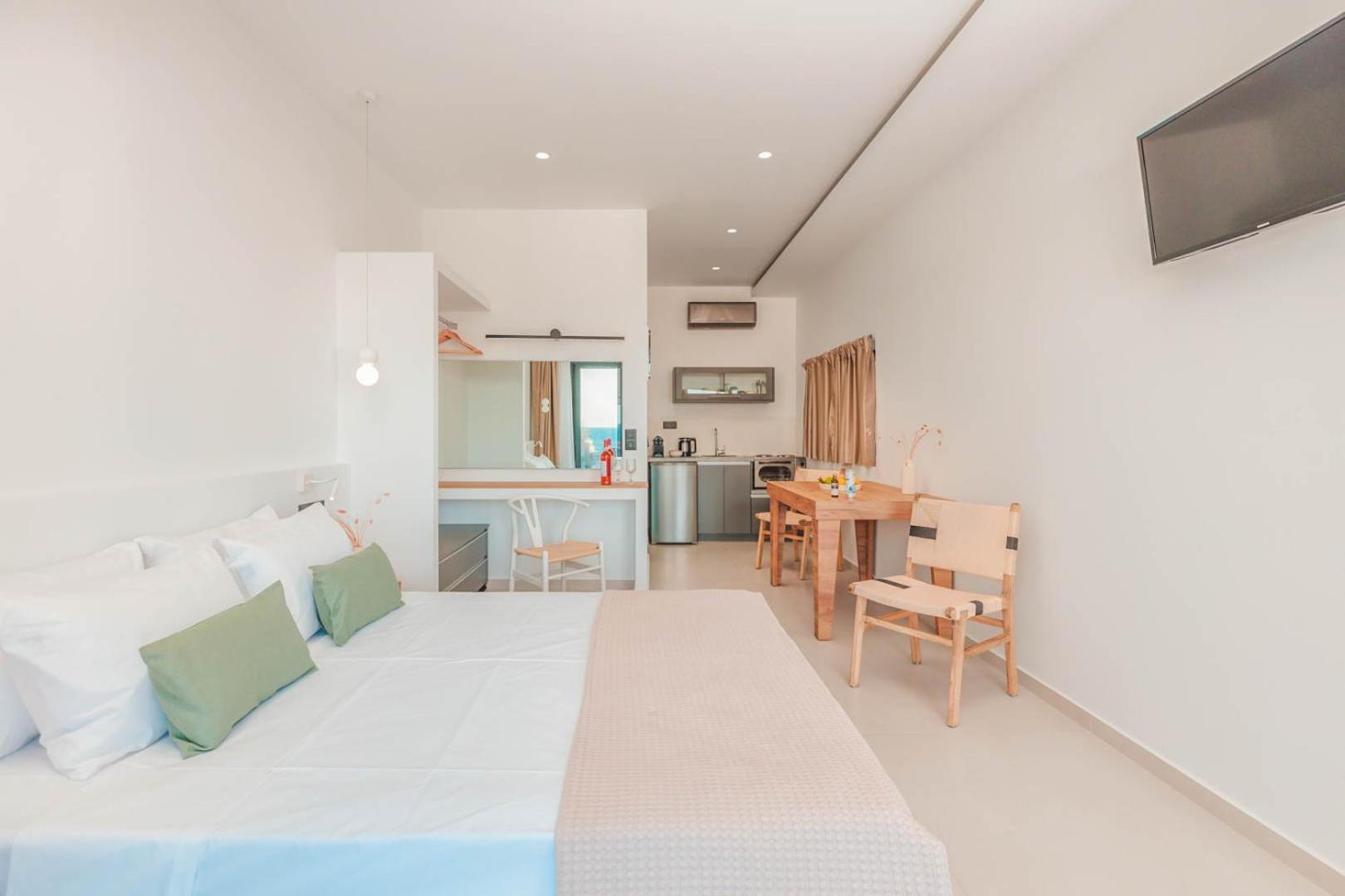 Plakakia Luxury Apartments Makrýgialos Екстериор снимка