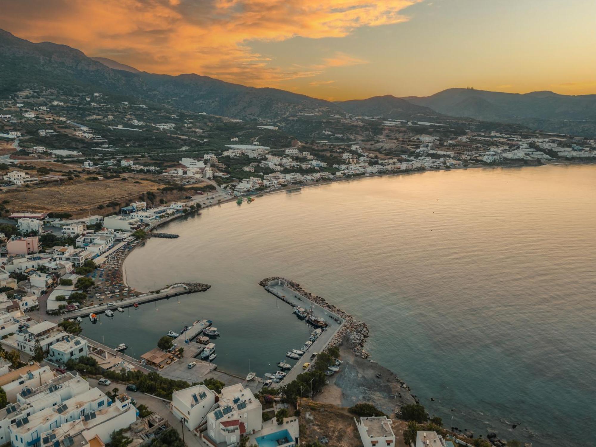 Plakakia Luxury Apartments Makrýgialos Екстериор снимка
